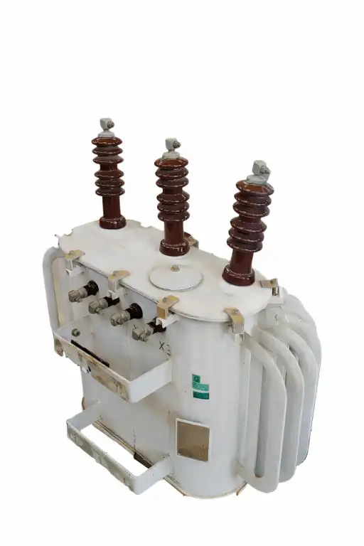 Transformador Trifásico a Óleo 75kVA - 380V/220V usado